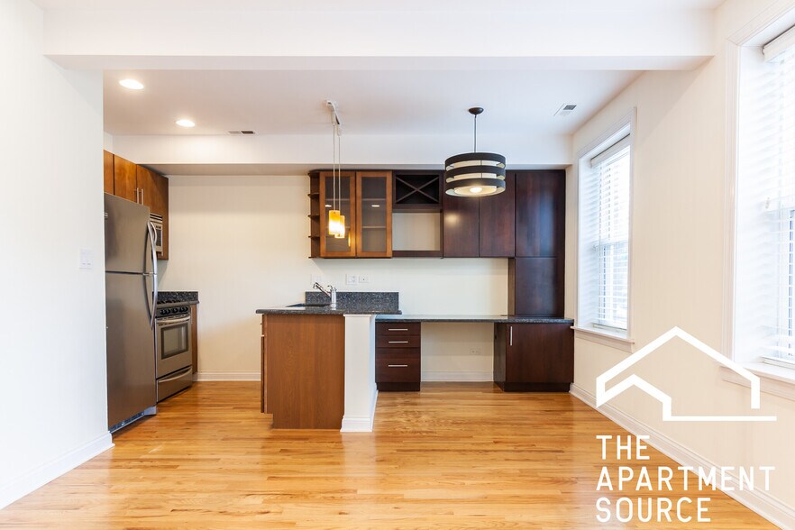 Building Photo - 1636 W Grace St