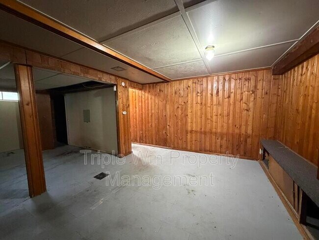 Building Photo - 10329 Chesley Dr