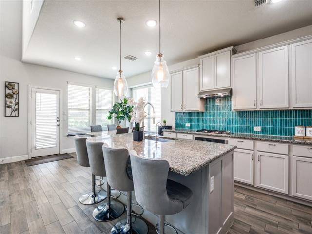 Building Photo - 916 Azure Ln