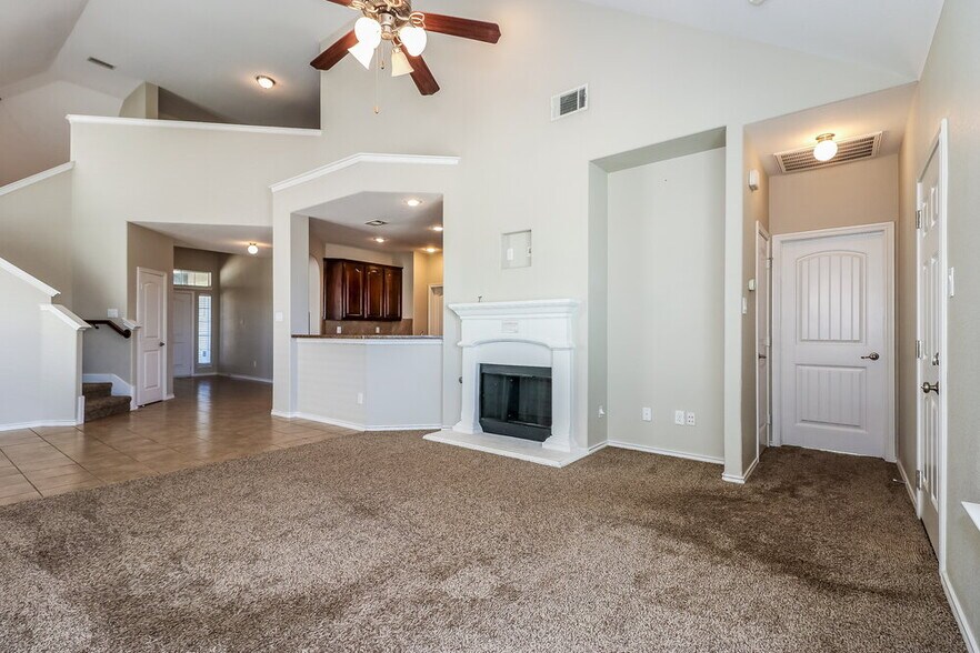 Building Photo - 5020 Cassidy Ln