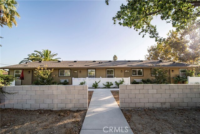 Building Photo - 1198 S San Antonio Ave