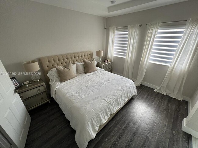 Building Photo - 8330 NW 107th Pl