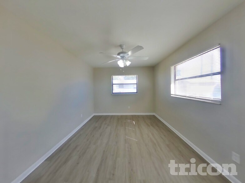 Building Photo - 1122 Ibsen Ave