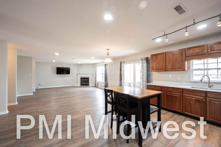 Building Photo - 18058 Cristin Way