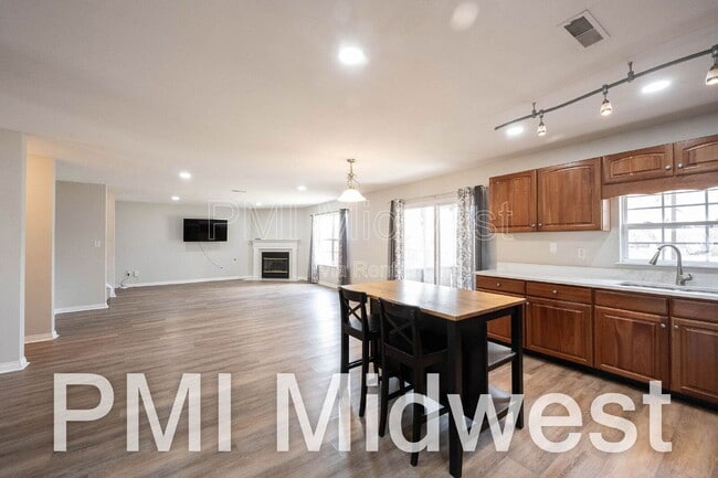 Building Photo - 18058 Cristin Way