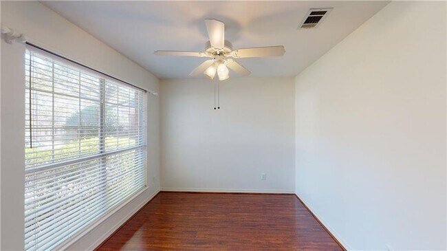 Building Photo - 1000 Henckley Ave