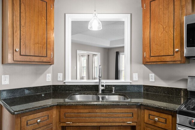 Building Photo - 4 Bedroom Home For Rent in St. B Area of Clarksville!