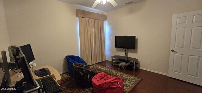 Building Photo - 6435 W Buckskin Trail