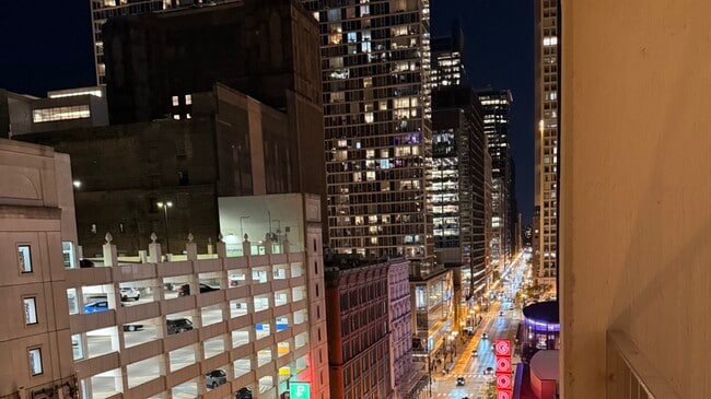 Building Photo - 200 N Dearborn St