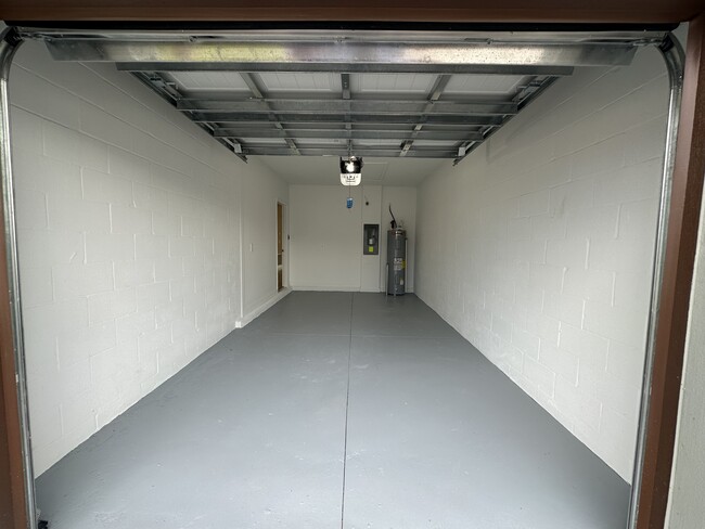 Building Photo - 17506 Holly Wl Ave