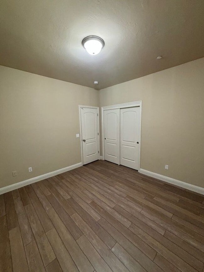 Building Photo - Move-In Ready: Elegant 4-Bedroom Home with Paid Solar in Gated Community