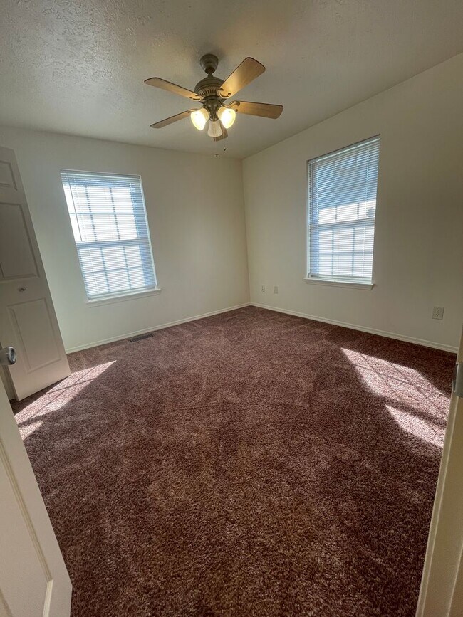 Building Photo - Executive Rental All Brick Home near South...