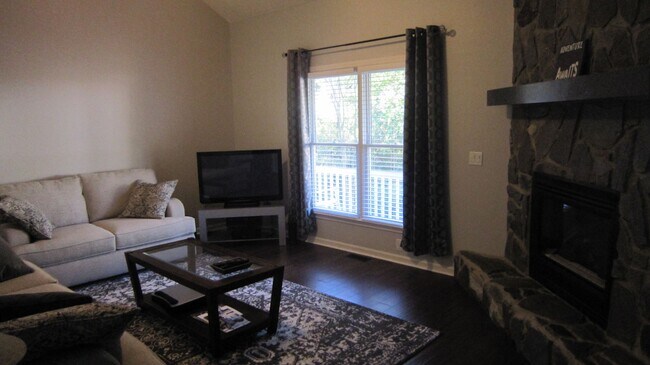 Building Photo - Exclusively Offered by Muse Realty Rentals