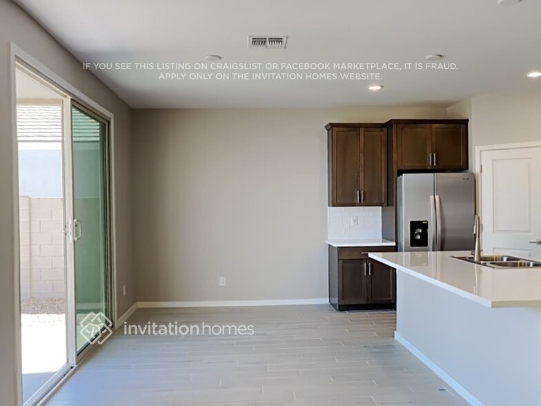 Building Photo - 40581 W Sunland Dr