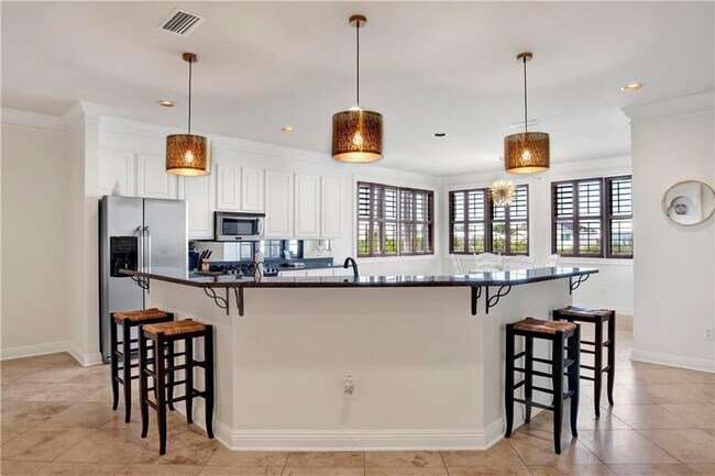 Building Photo - 16 Market St