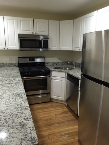 Building Photo - 316 Saint Paul St