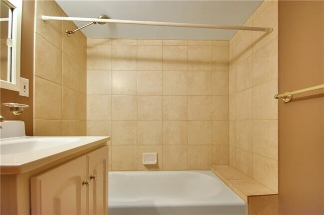 Building Photo - 4214 Post St