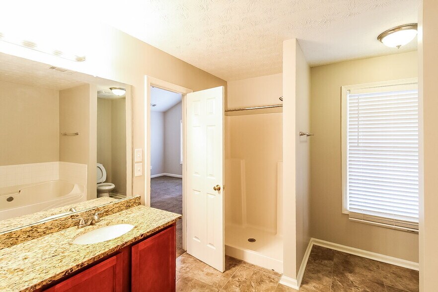 Building Photo - 581 Shadow Valley Ct