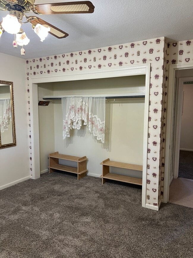 Building Photo - Charming 4-Bed, 1.5-Bath Home on the Outsk...