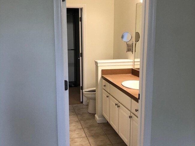 Building Photo - 2028 Alta Meadows Ln