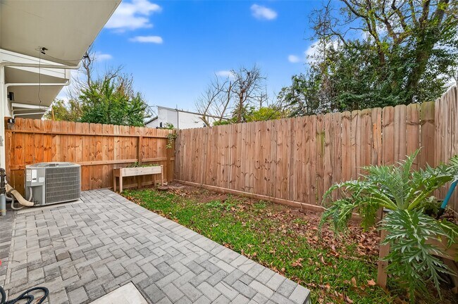 Building Photo - 314 Neyland St