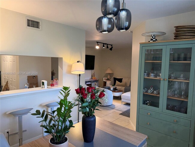 Building Photo - 882 NW 92nd Ave