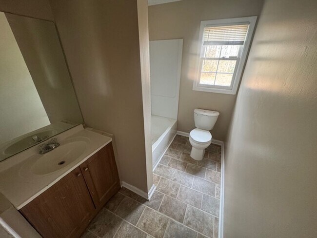 Building Photo - 117 W Hopson Rd