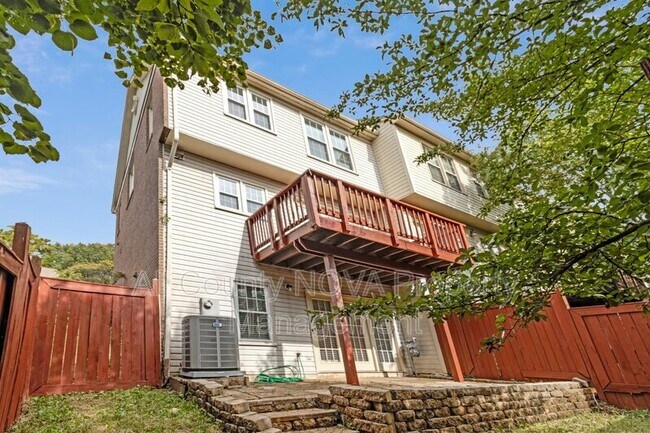 Building Photo - 208 Ellsworth St