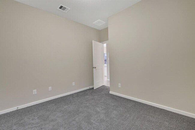 Building Photo - 7011 Winterberry Gln Ln