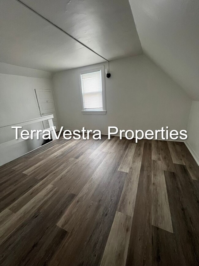 Building Photo - 3 Bed Single Family in Salem. Eligible for $500 Security Deposit.