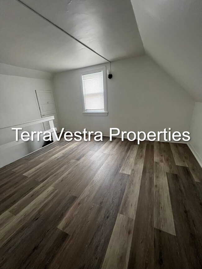 Building Photo - 3 bed single family in Salem. Eligible for...