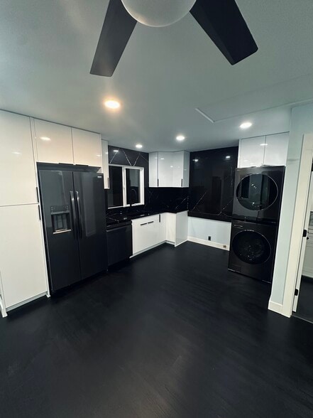 Building Photo - 4068 Armstrong St