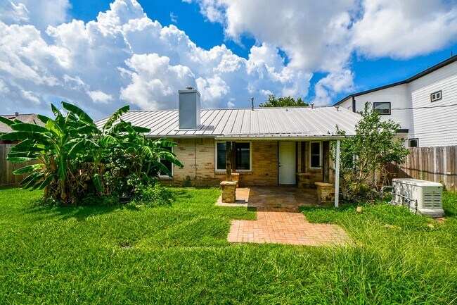Building Photo - 10426 Alcott Dr
