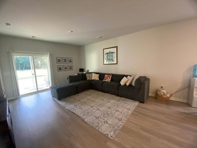 Building Photo - 156 Carolina Lakes Blvd