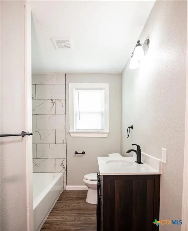 Building Photo - 2003 Woodlawn St