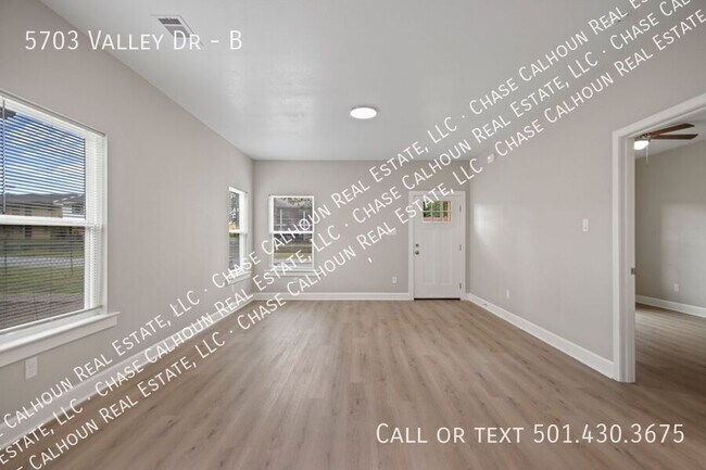 Building Photo - 5703 Valley Dr