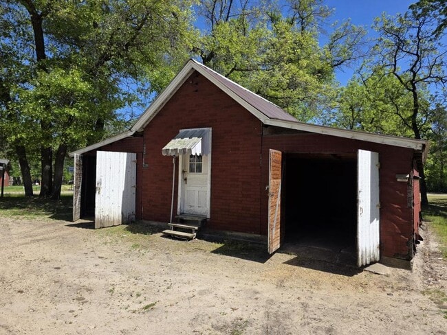 Building Photo - 11934 Goodview Ave