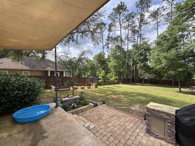 Building Photo - 1121 Archangel Way