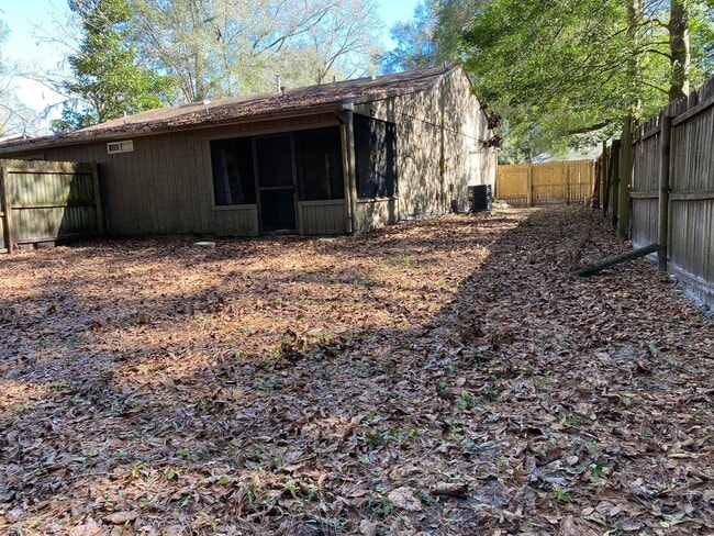 Building Photo - 2014 SW 70th Terrace