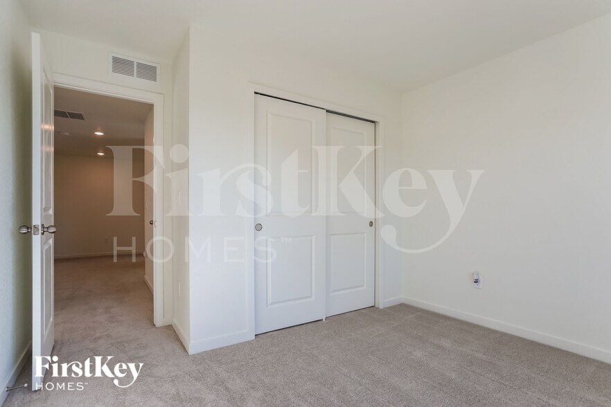 Building Photo - 13169 E 110th Ave.