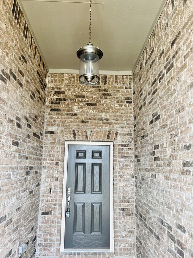 Building Photo - 6229 Mantalcino Dr