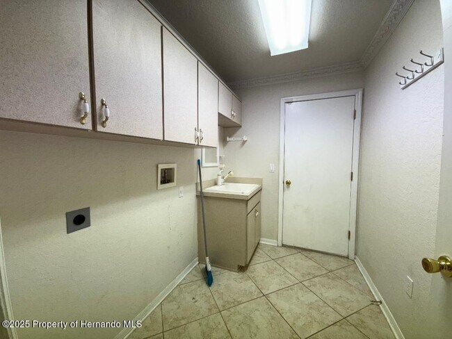 Building Photo - 8501 Boyce St