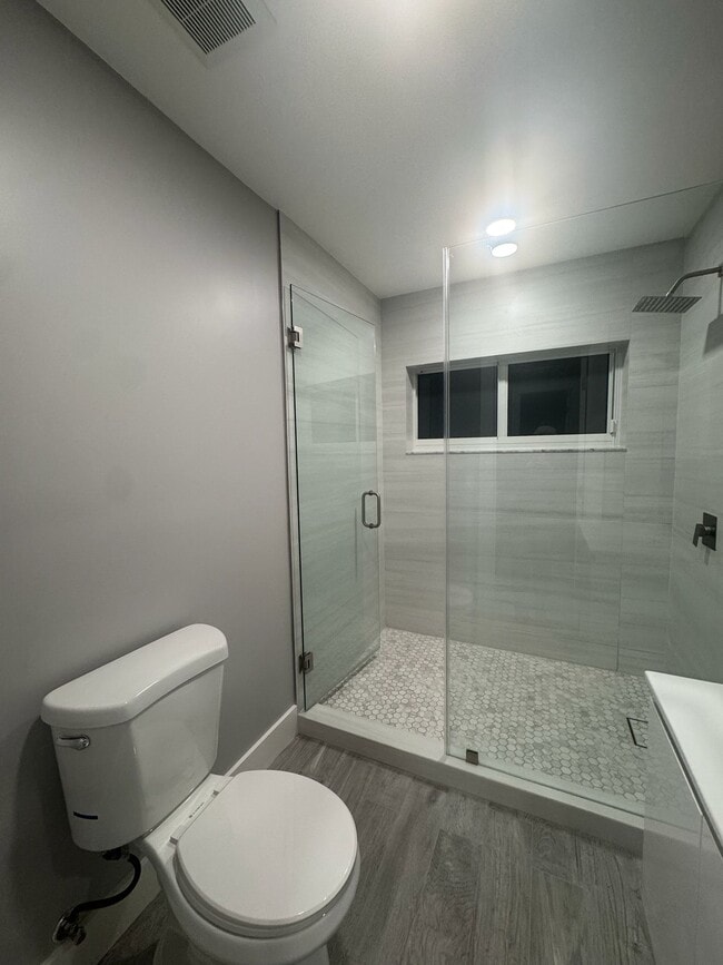 Building Photo - South Miami Avenue, Miami, FL 33184 - 1 BR...