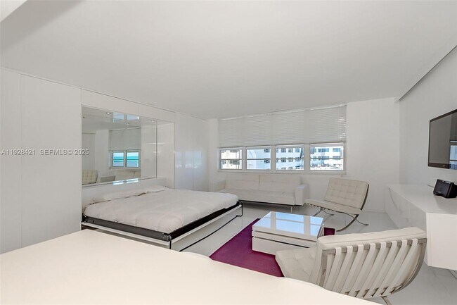 Building Photo - 100 Lincoln Rd