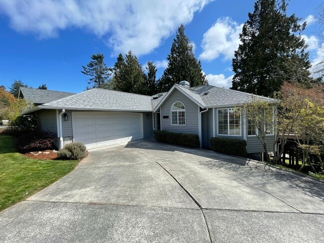 Primary Photo - 4303 Kingsway