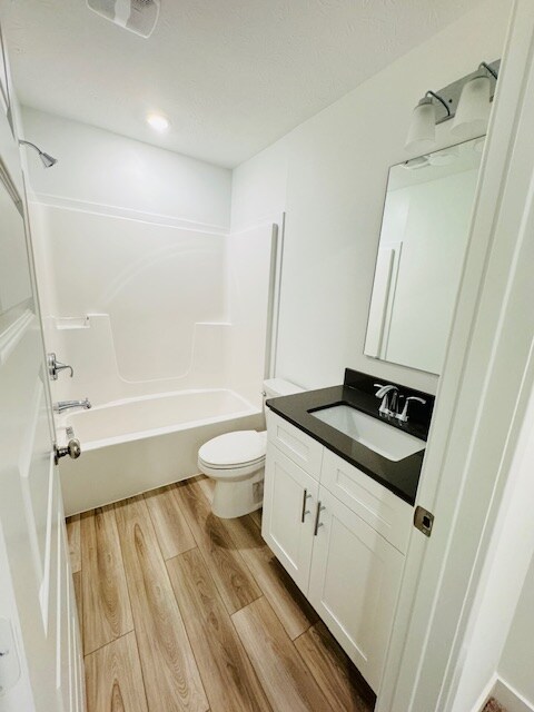 Building Photo - 4883 Gilbert Dr