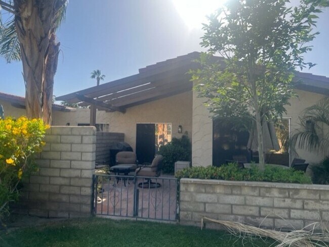 Building Photo - 3 Bed / 2 Bath House at INDIAN PALMS CC** ...