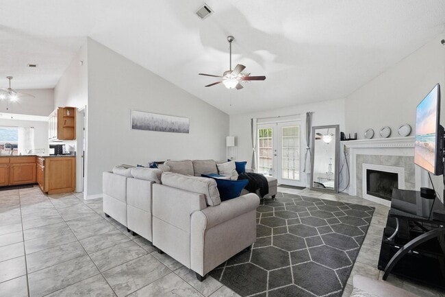 Building Photo - 123 Steeplechase Dr
