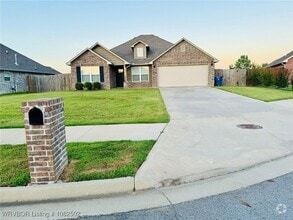 Building Photo - 9025 Wildwood Way