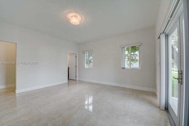Building Photo - 312 Phippen Waiters Rd